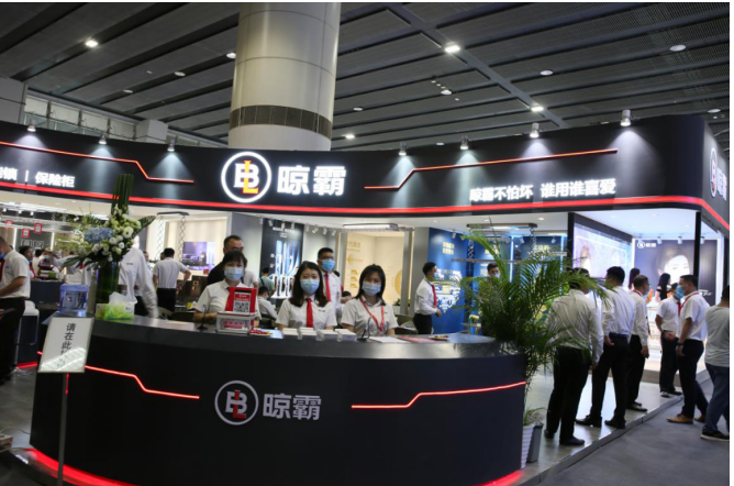 广州建博会上晾霸智能晾衣机热度不减,霸气依然 广州建博会上晾霸智能晾衣机热度不减,霸气依然